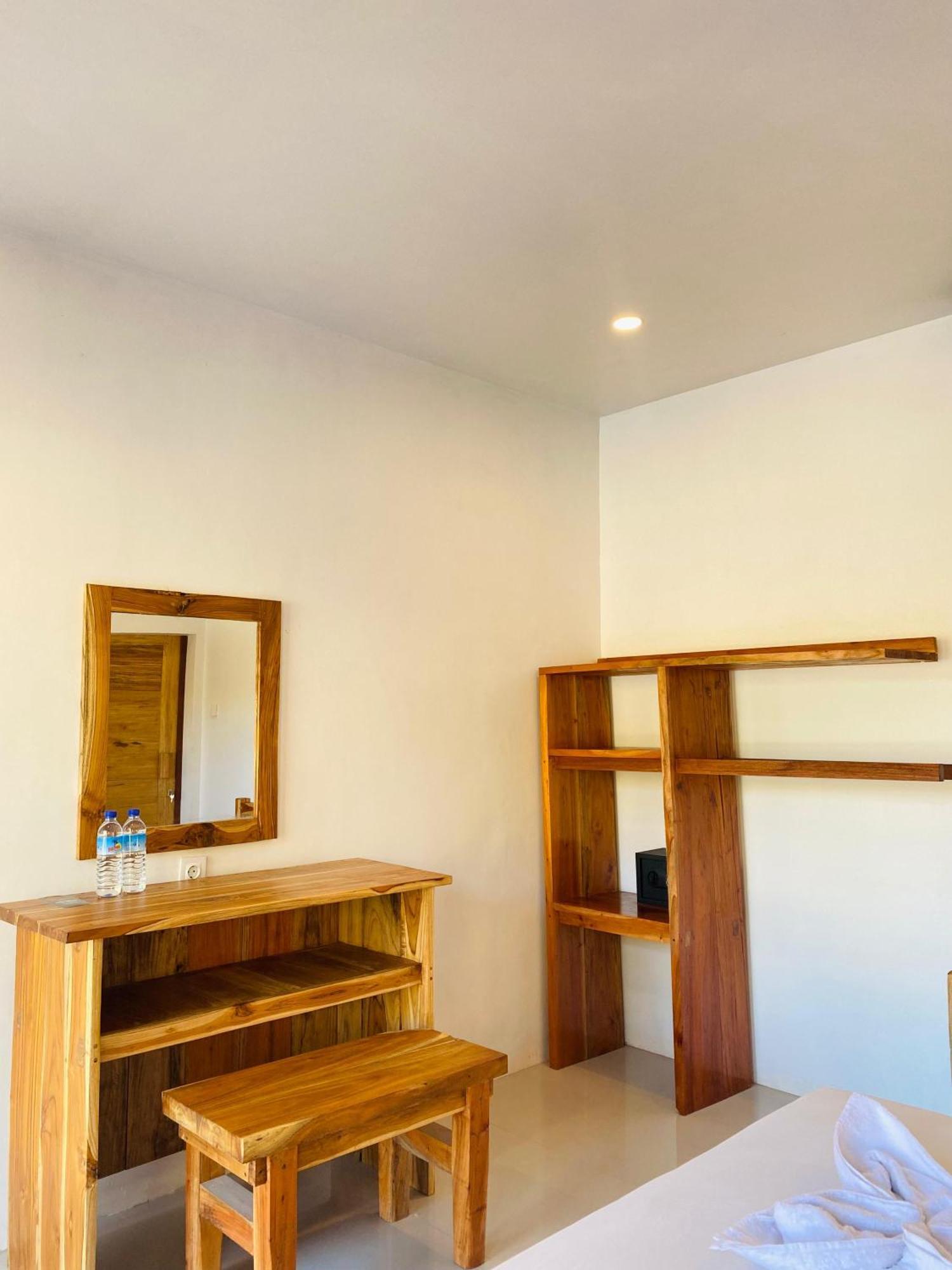 Отель Sky Mountain Views Kuta  Экстерьер фото