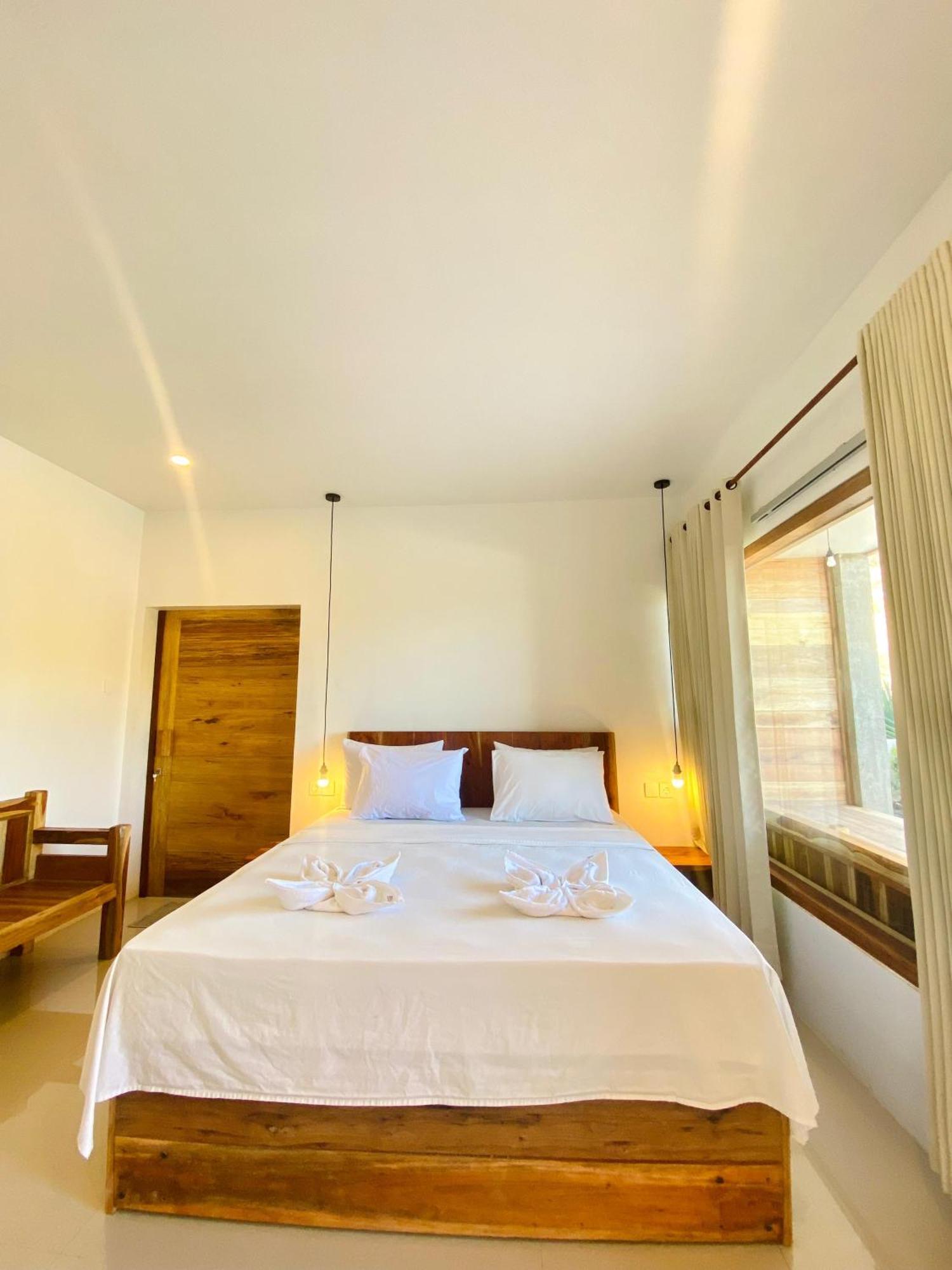 Отель Sky Mountain Views Kuta  Экстерьер фото