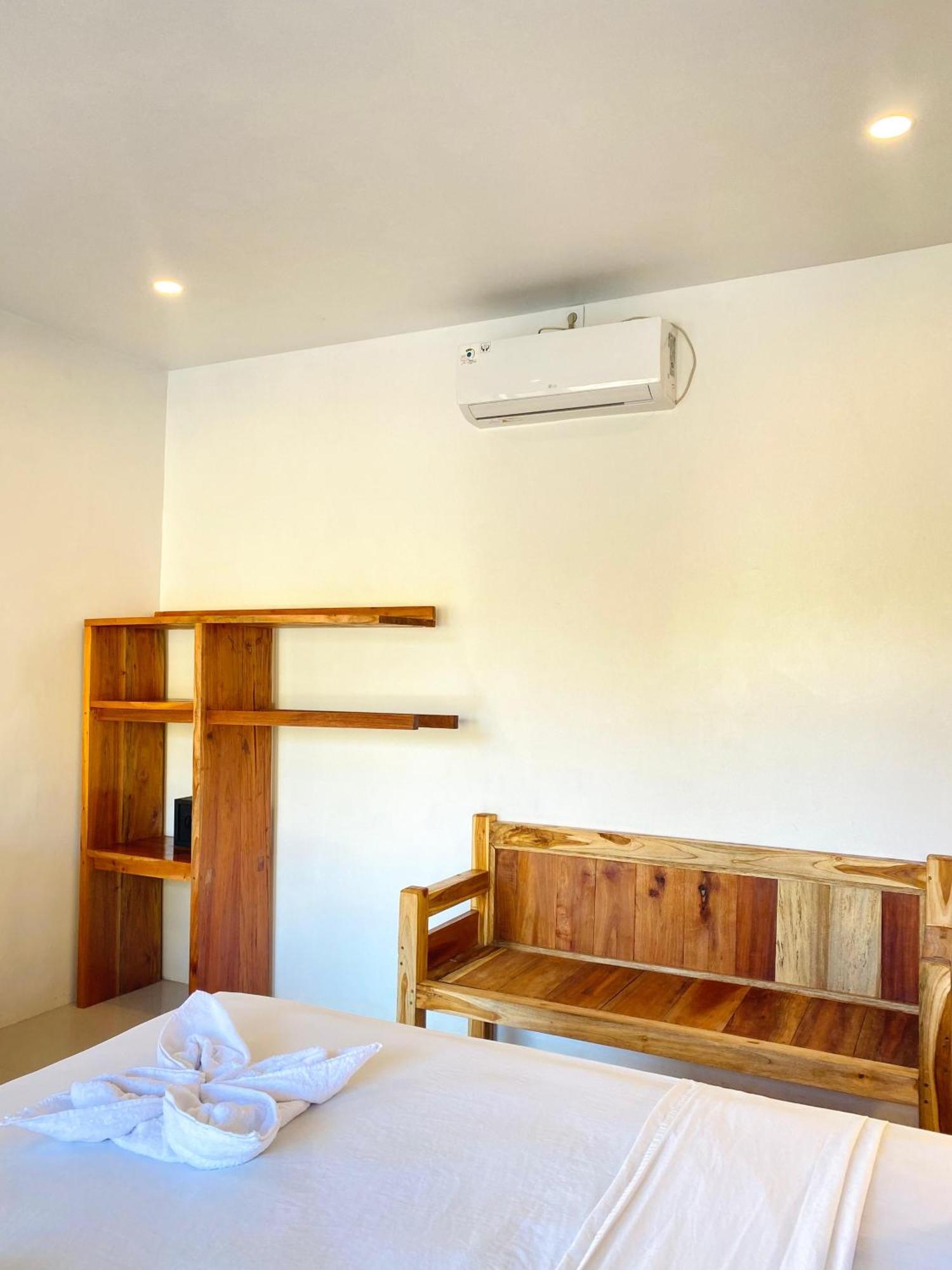 Отель Sky Mountain Views Kuta  Экстерьер фото